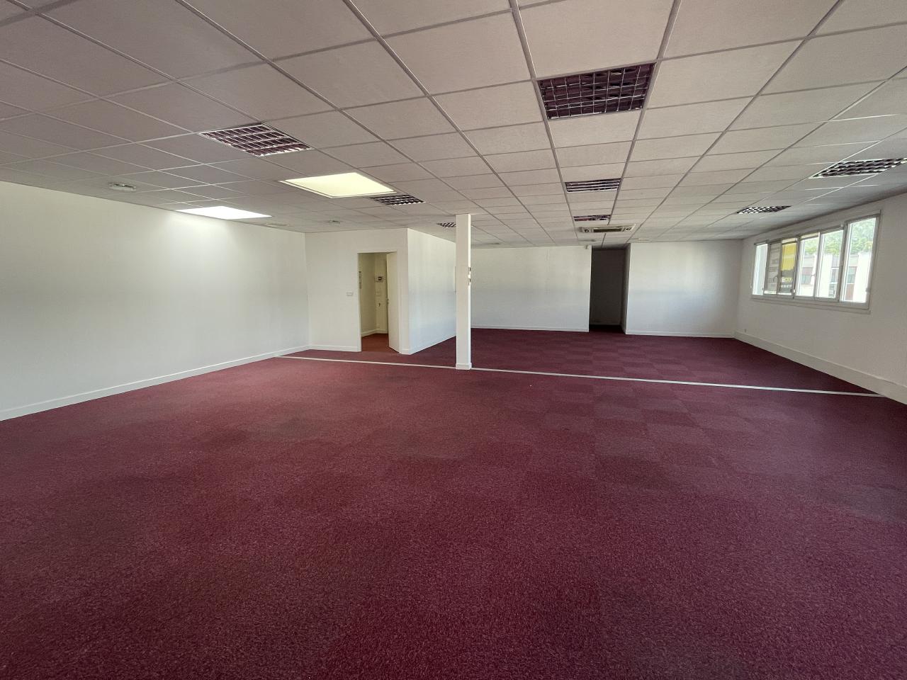 Bureau Cesson-Sévigné 296m² Location bureau Cesson-Sévigné Ille-et-Vilaine OLBUR2112792 1